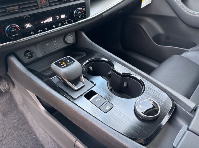 New 2026 Nissan Rogue Dark Armor AWD/4WD image 25