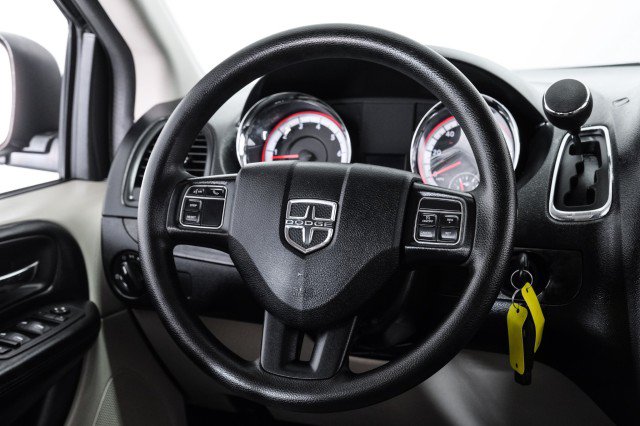 Used 2018 Dodge Grand Caravan SE w/ UConnect Hands-Free Group FWD image 14
