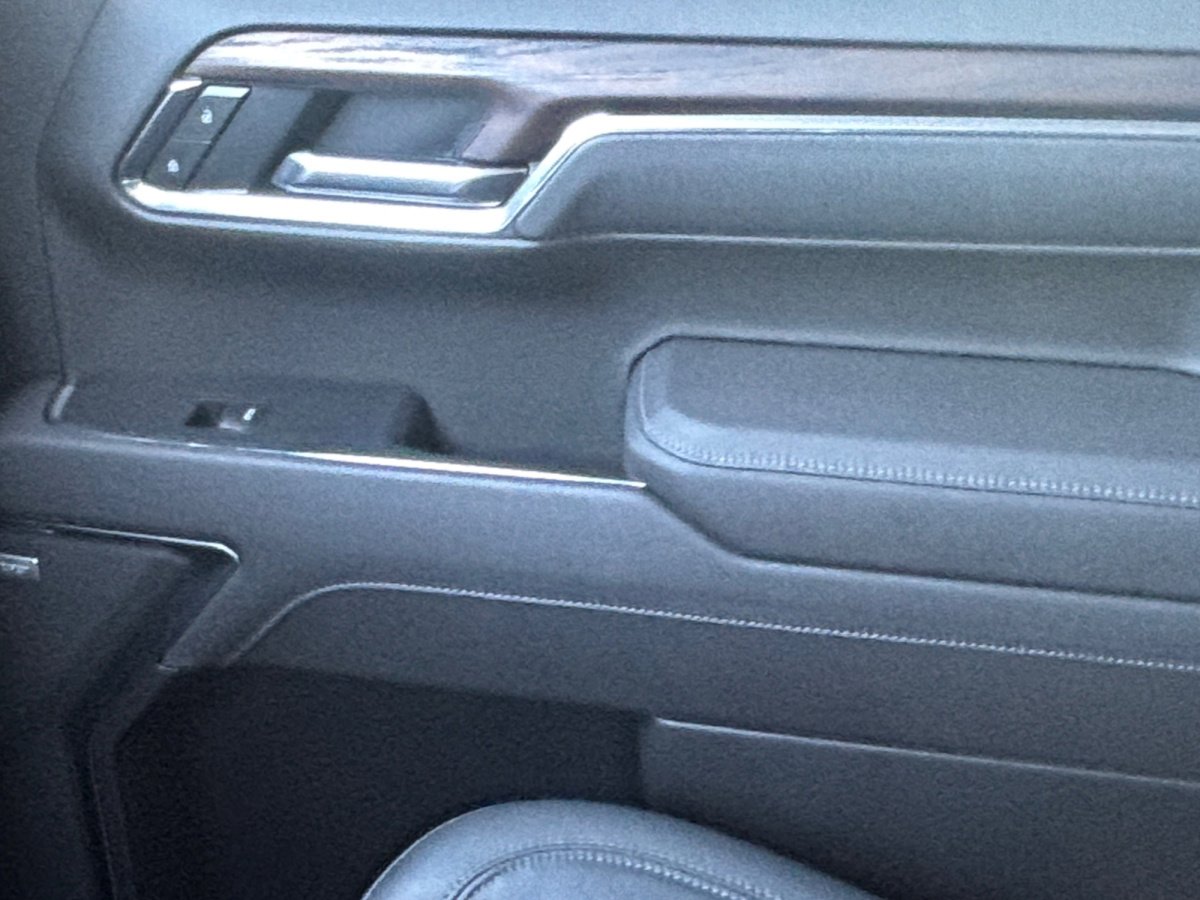 Certified 2025 GMC Sierra 1500 SLT image 30