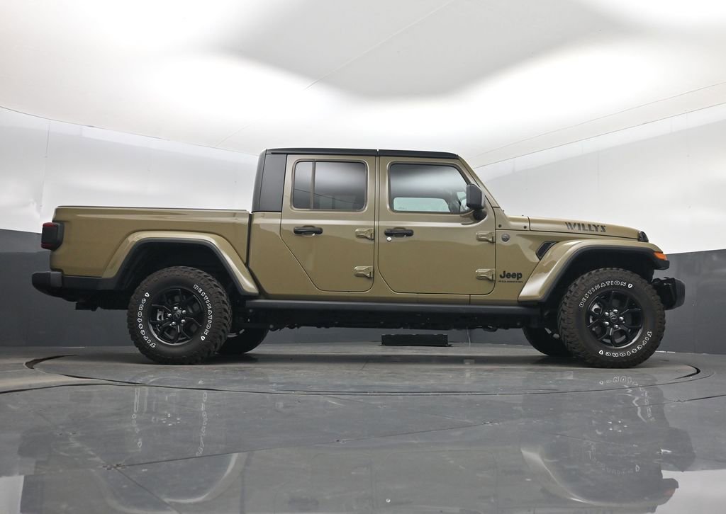 Used 2025 Jeep Gladiator Willys image 16