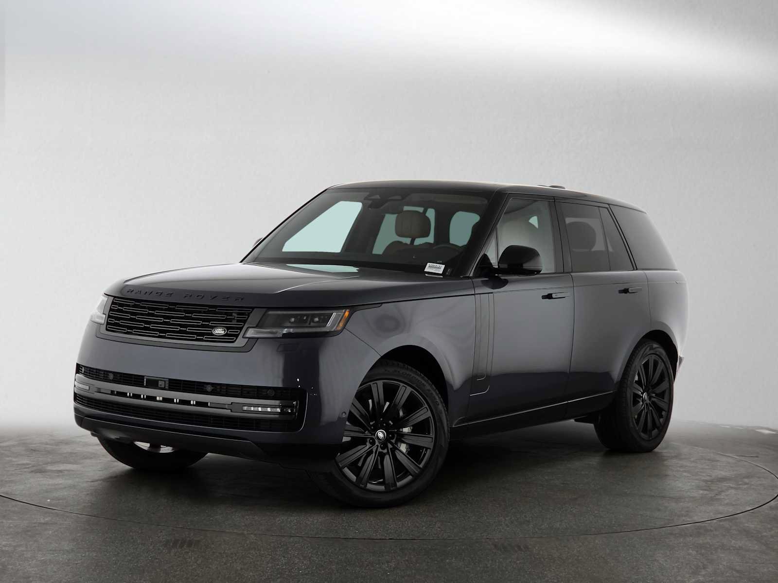 Used 2025 Land Rover Range Rover SE