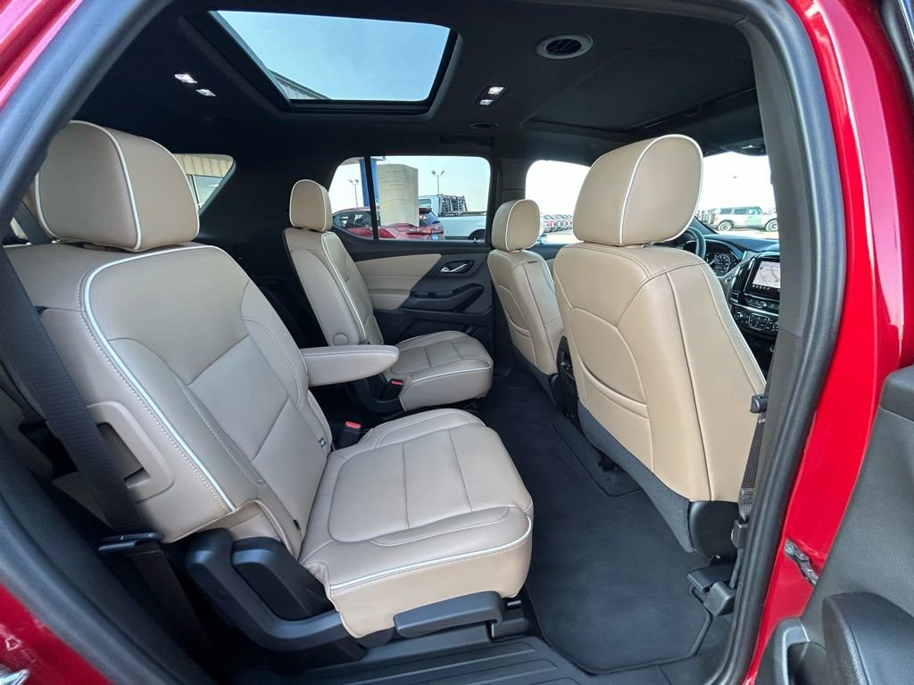 Used 2023 Chevrolet Traverse Premier image 19