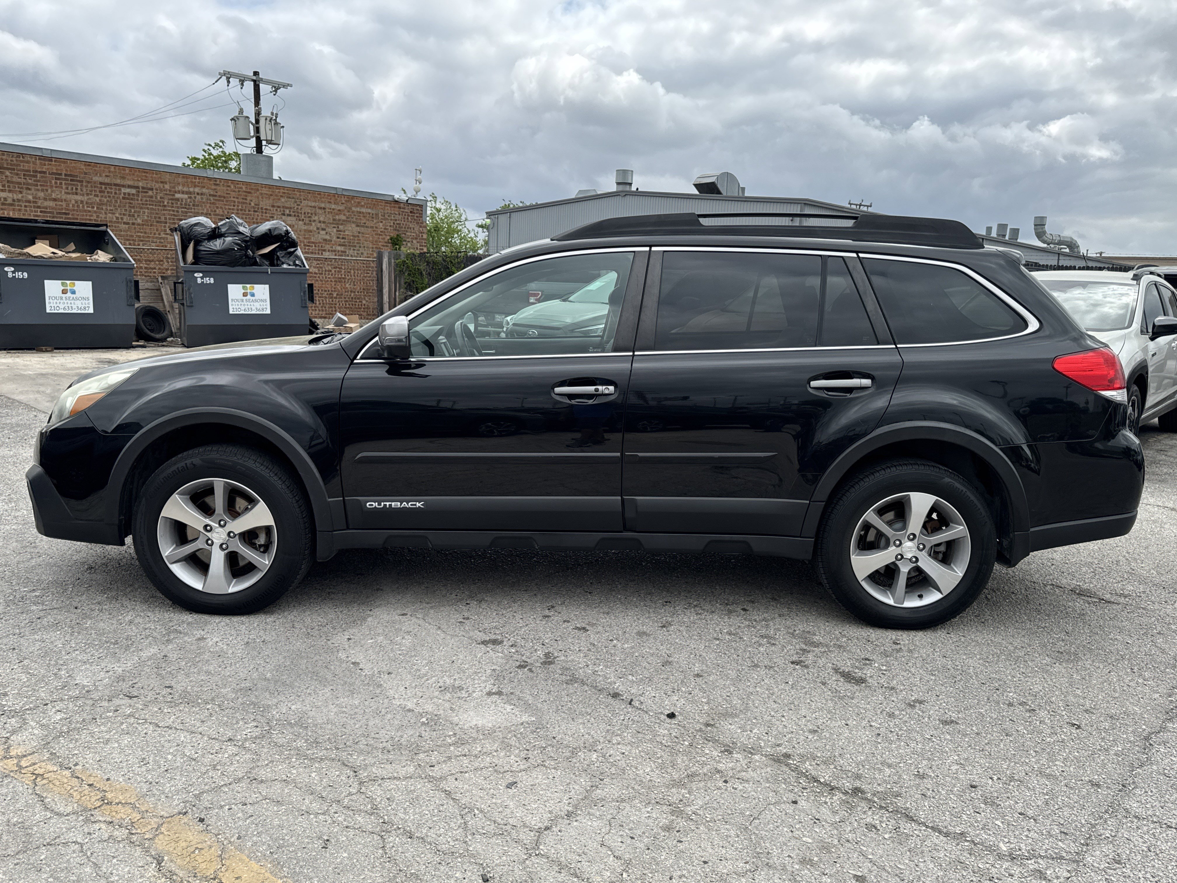 Used 2013 Subaru Outback 3.6R Limited w/ Special Appearance Pkg image 6