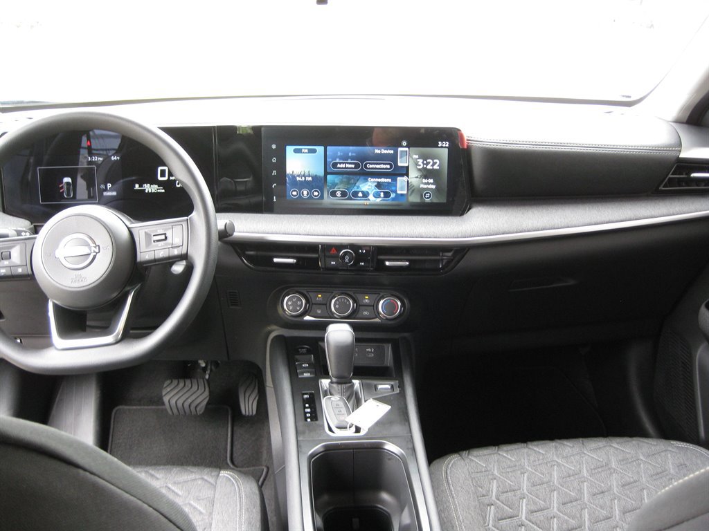 Used 2025 Nissan Kicks SV FWD image 26