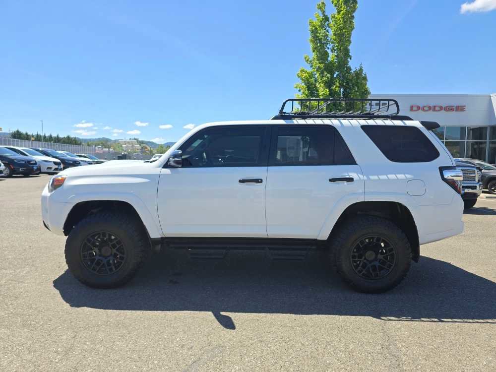 Used 2020 Toyota 4Runner Venture w/ Moonroof Package AWD/4WD image 2