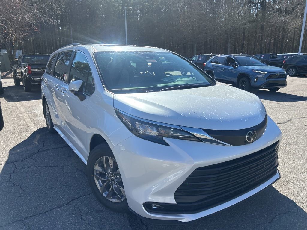 New 2026 Toyota Sienna XLE image 1