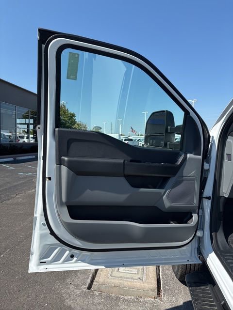 New 2026 Ford F350 XL w/ XL Chrome Package image 16