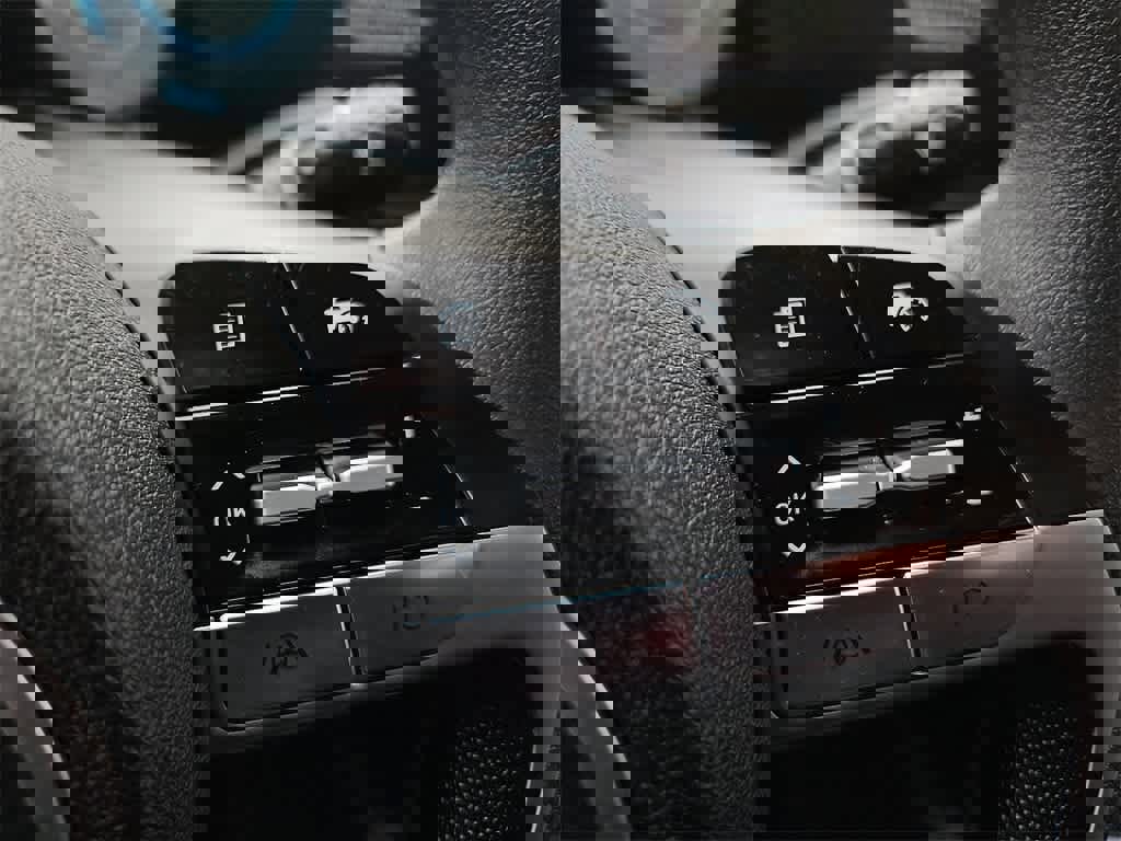 Used 2024 Hyundai Elantra SEL image 20