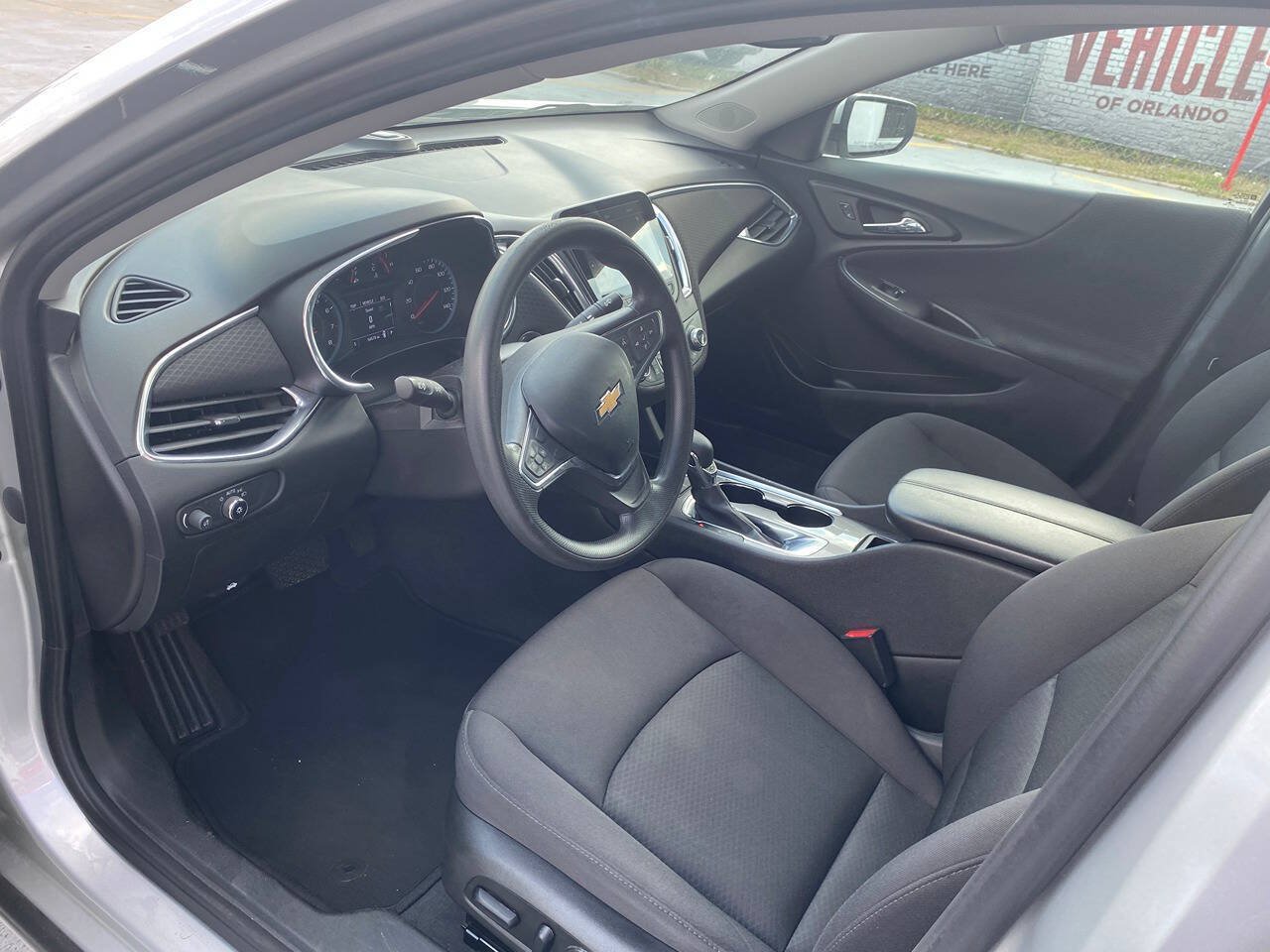 Used 2021 Chevrolet Malibu LT FWD image 6
