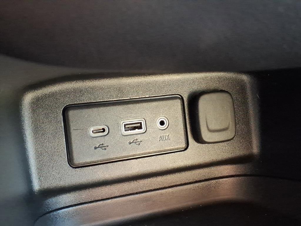Used 2020 Chevrolet Equinox LT w/ Driver Convenience Package image 26