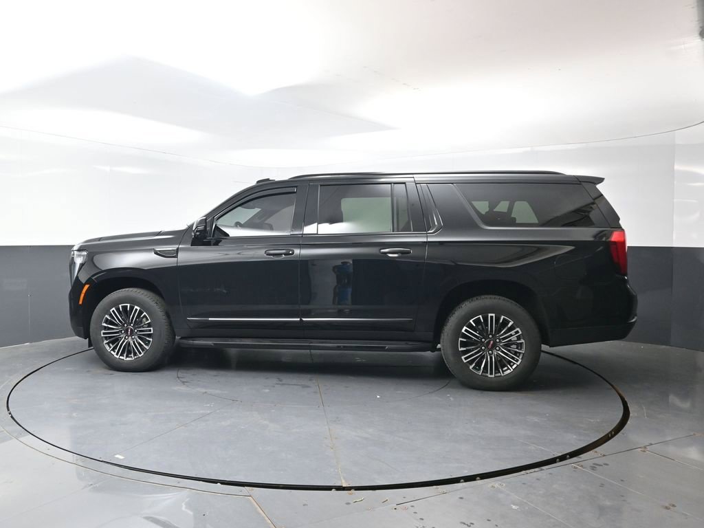 Used 2025 GMC Yukon XL Elevation AWD/4WD image 11