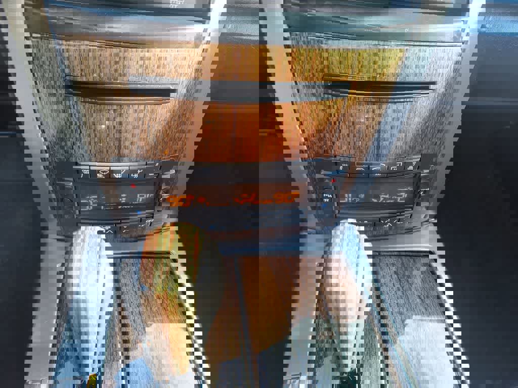 Used 2006 Cadillac XLR V image 17