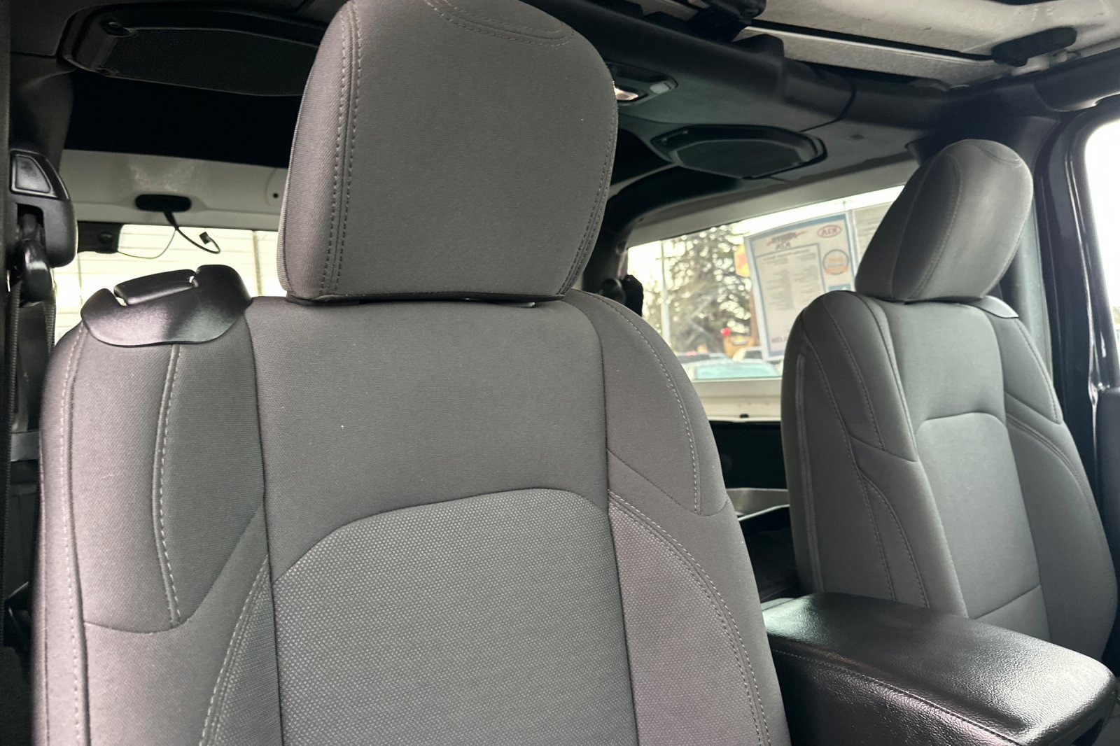 Used 2018 Jeep Wrangler Sport image 13