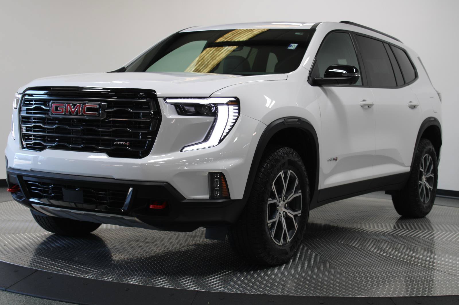 Used 2026 GMC Acadia AT4 w/ Luxury Package AWD/4WD image 4