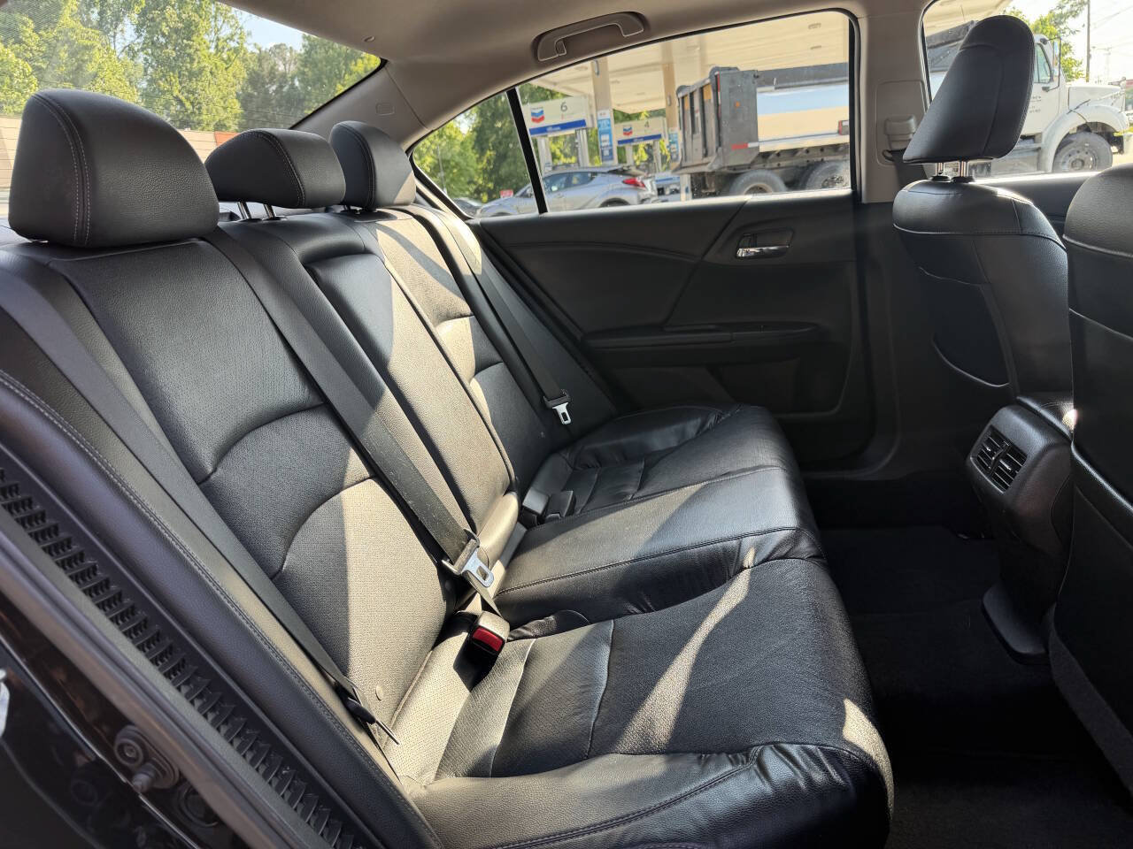 Used 2015 Honda Accord Touring image 9