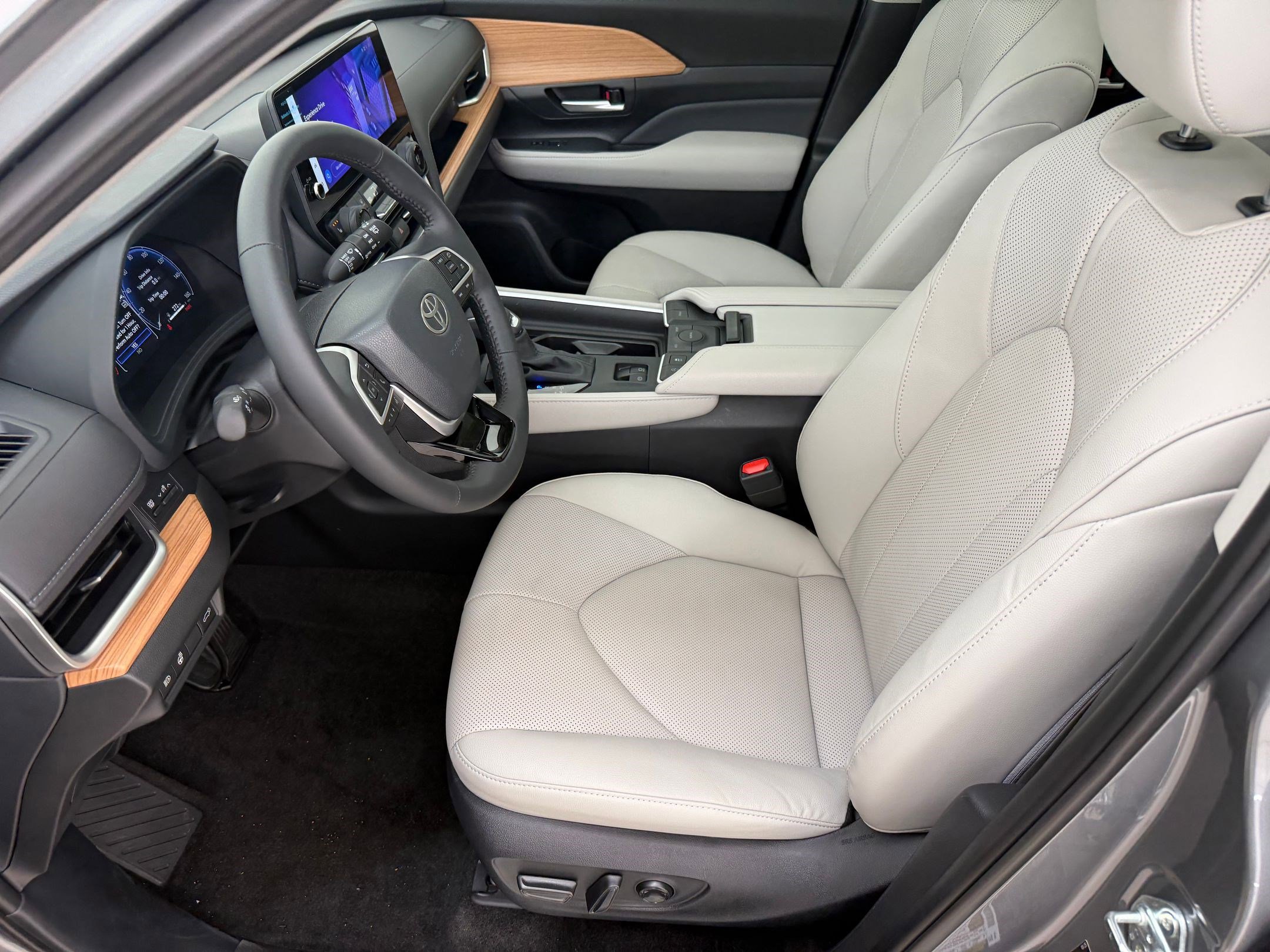 Used 2026 Toyota Grand Highlander Limited image 5