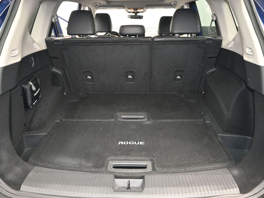 Used 2023 Nissan Rogue SL w/ SL Premium Package image 11
