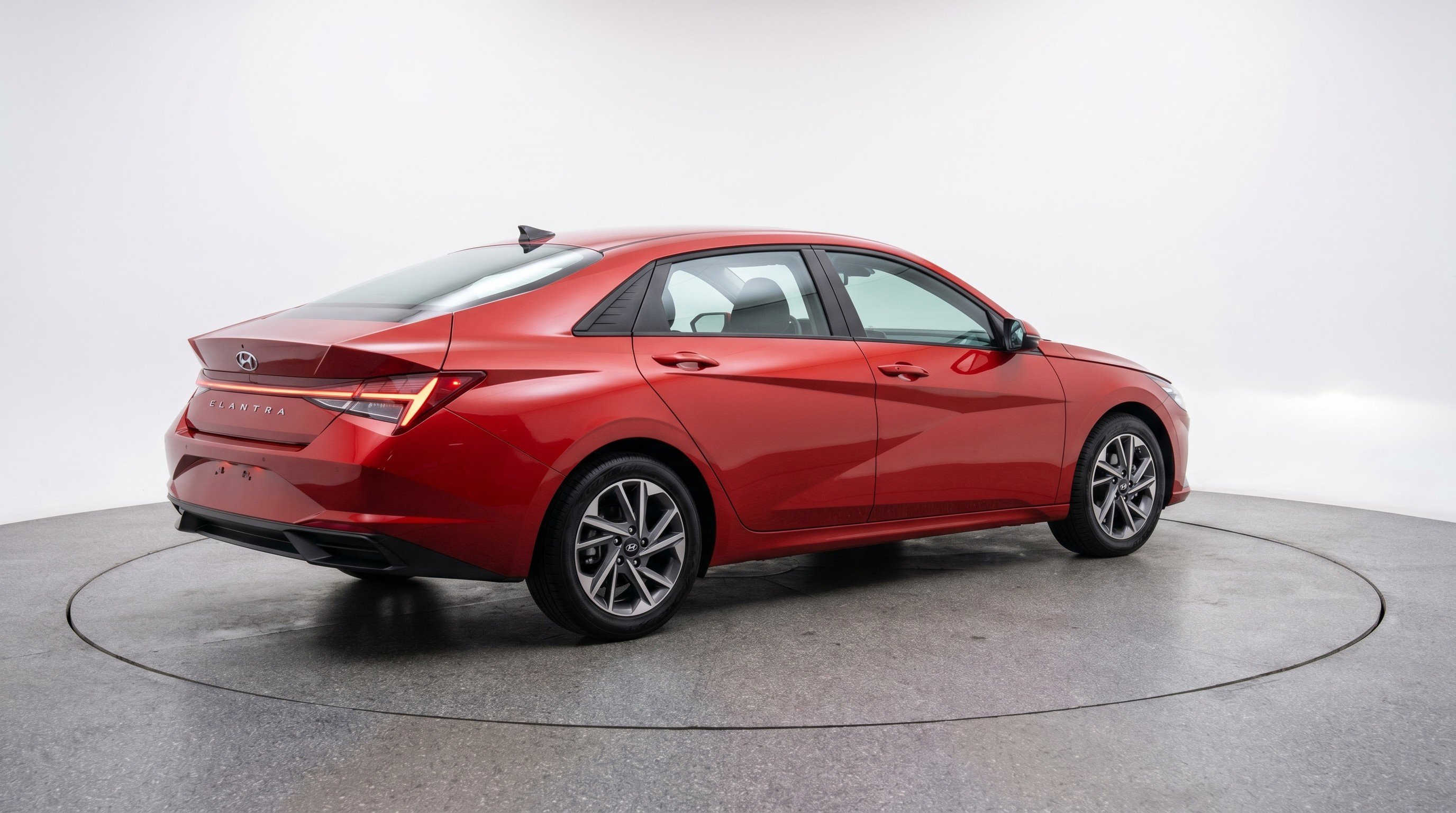 Used 2025 Hyundai Elantra SEL FWD image 9