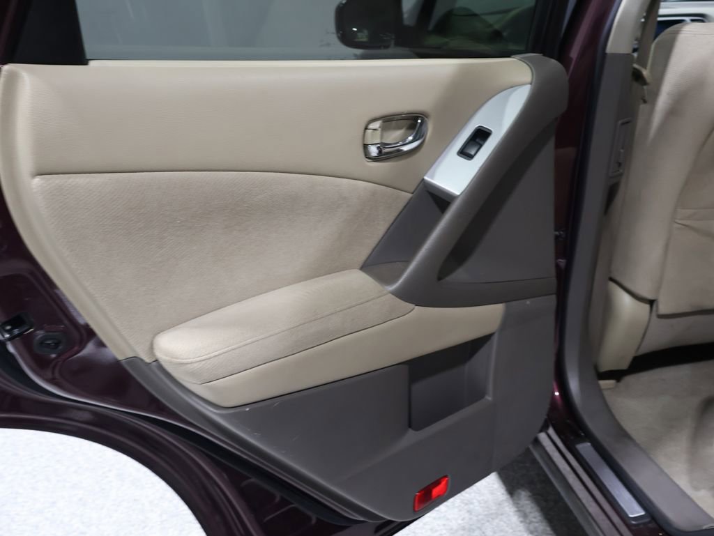 Used 2013 Nissan Murano S image 19