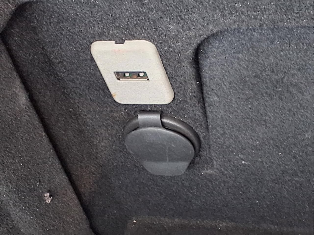 Used 2013 GMC Yukon Denali AWD/4WD image 24