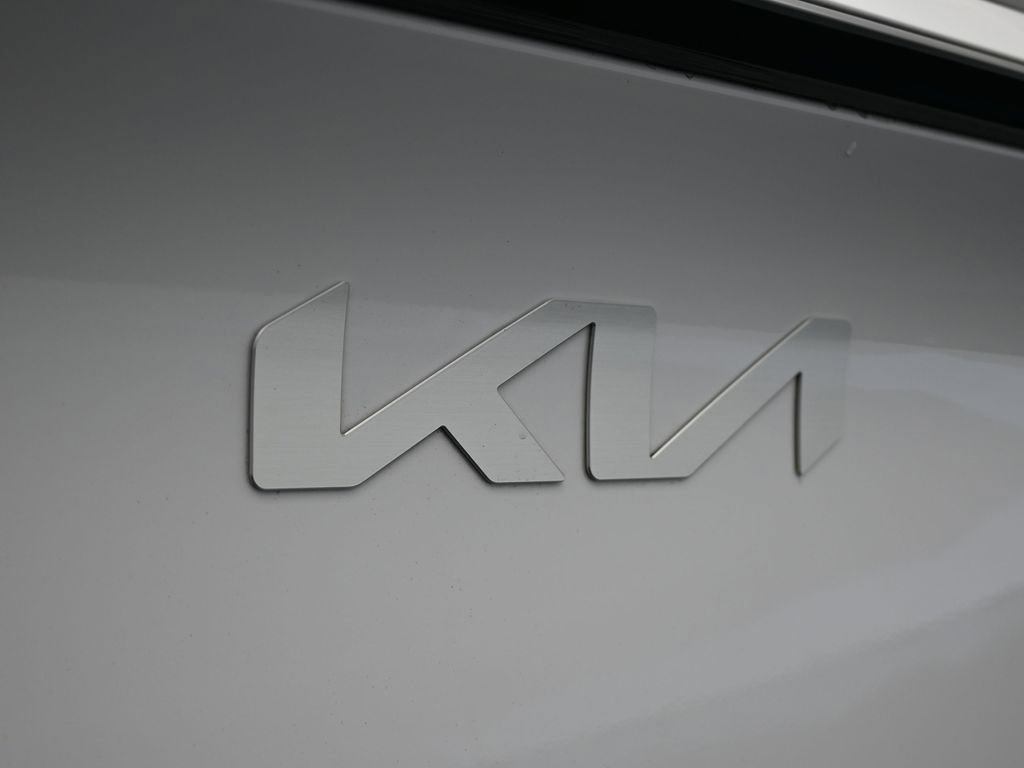 Used 2025 Kia Sportage EX image 36
