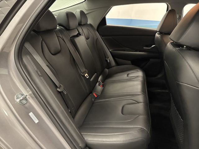Used 2024 Hyundai Elantra Limited image 31