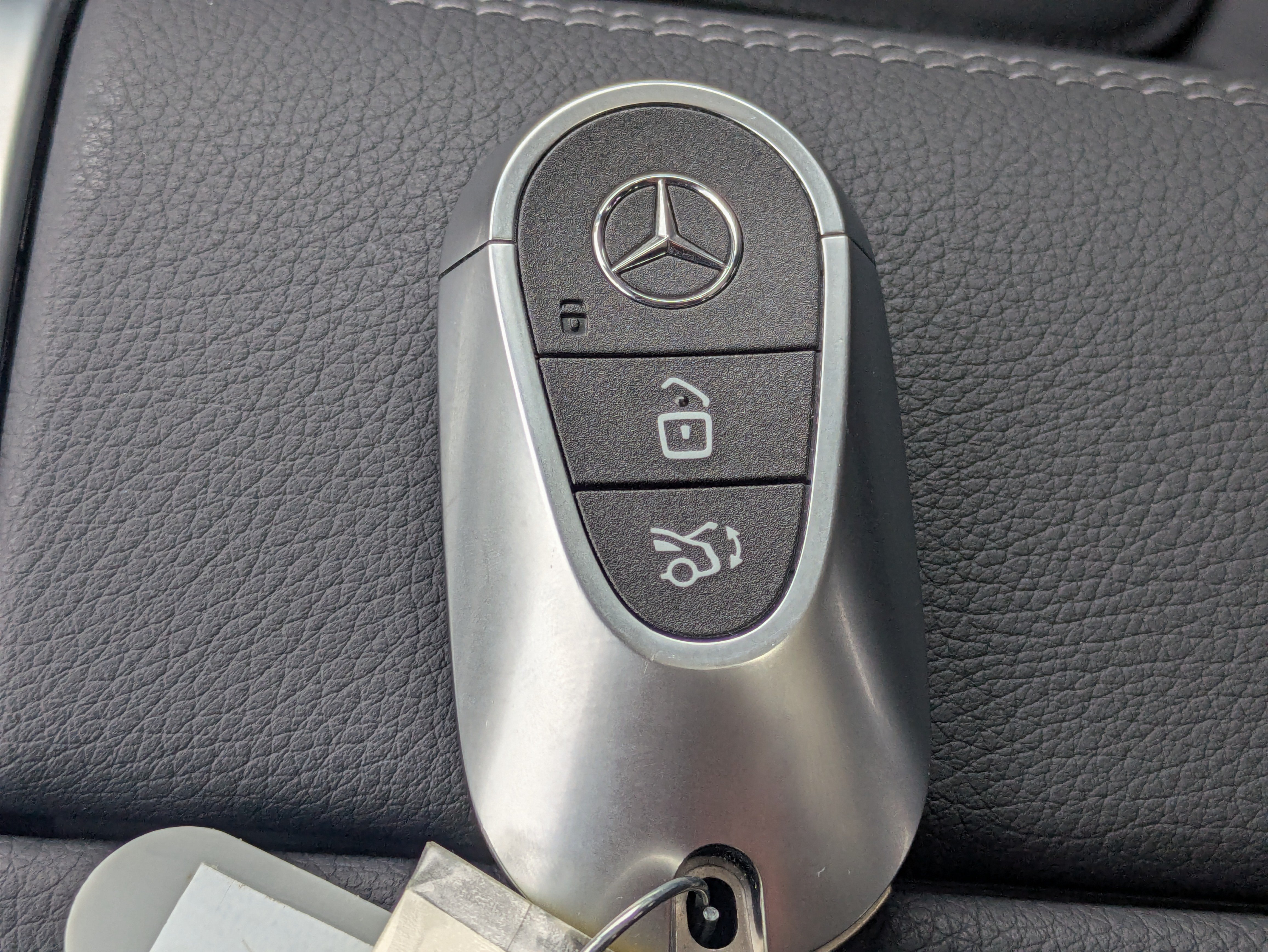 Certified 2024 Mercedes-Benz GLC 300 4MATIC image 28