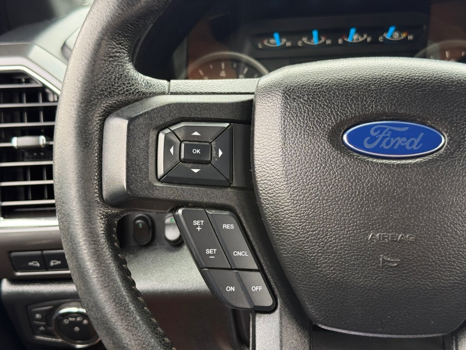 Used 2016 Ford F150 XLT w/ Equipment Group 302A Luxury AWD/4WD image 22