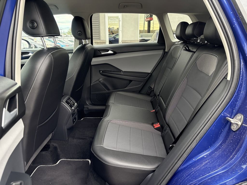 Used 2023 Volkswagen Taos SE image 25