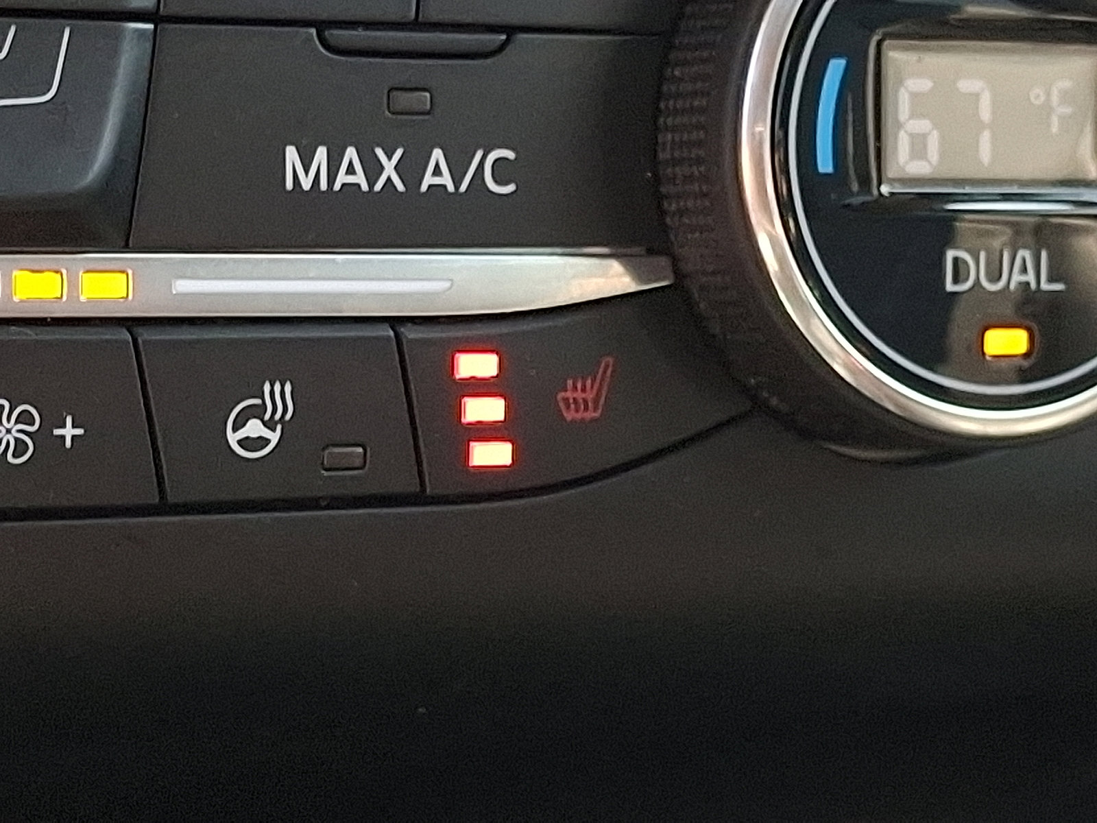 Used 2020 Ford Escape Titanium image 24