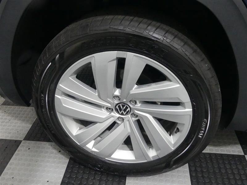 Used 2022 Volkswagen Atlas Cross Sport SE w/ Panoramic Sunroof Package image 16