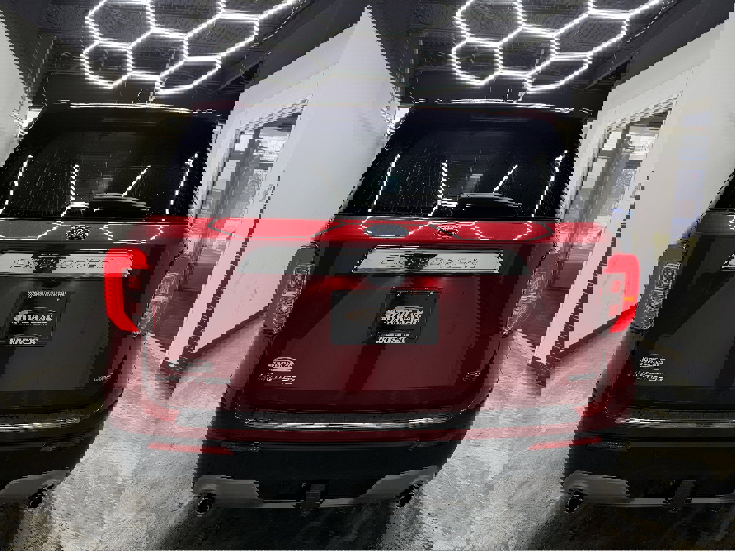 Used 2021 Ford Explorer Limited w/ Class III Trailer Tow Package image 3