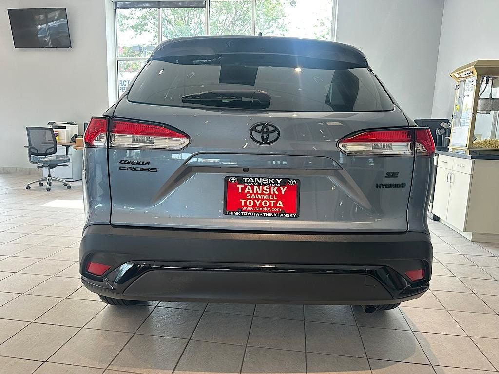 Certified 2024 Toyota Corolla Cross AWD Hybrid image 4