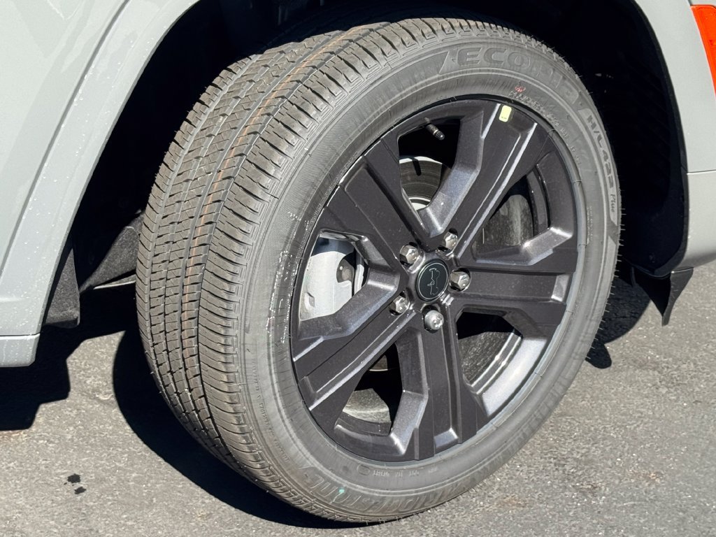 New 2027 Jeep Grand Cherokee Limited AWD/4WD image 9