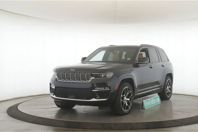 Used 2024 Jeep Grand Cherokee Summit image 10