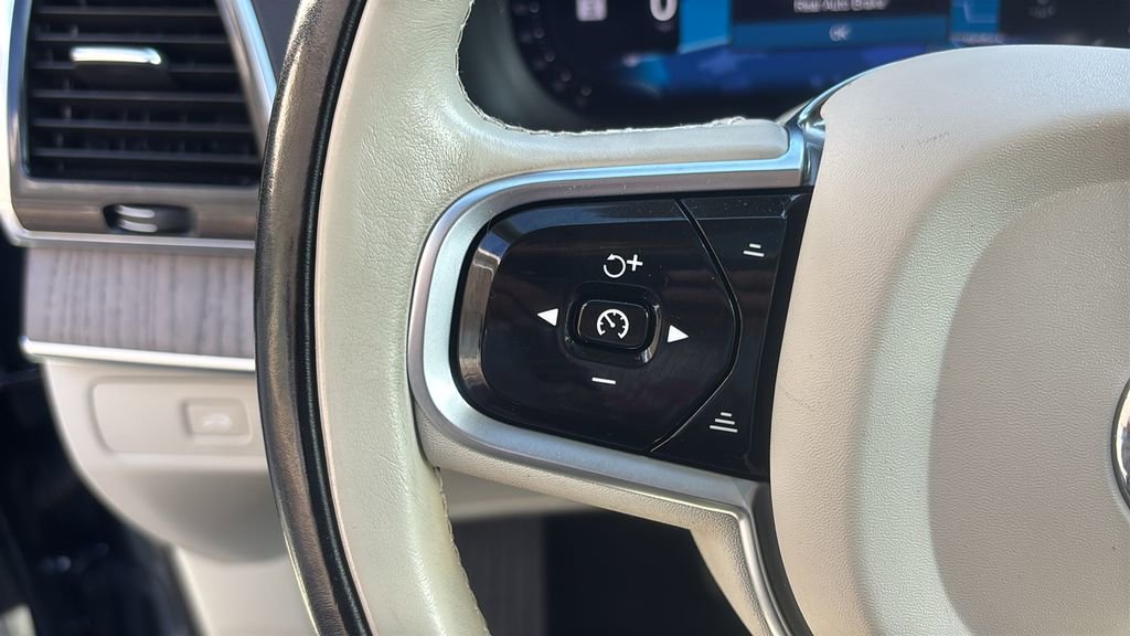 Used 2023 Volvo XC90 B5 Plus w/ Protection Package Premier image 16