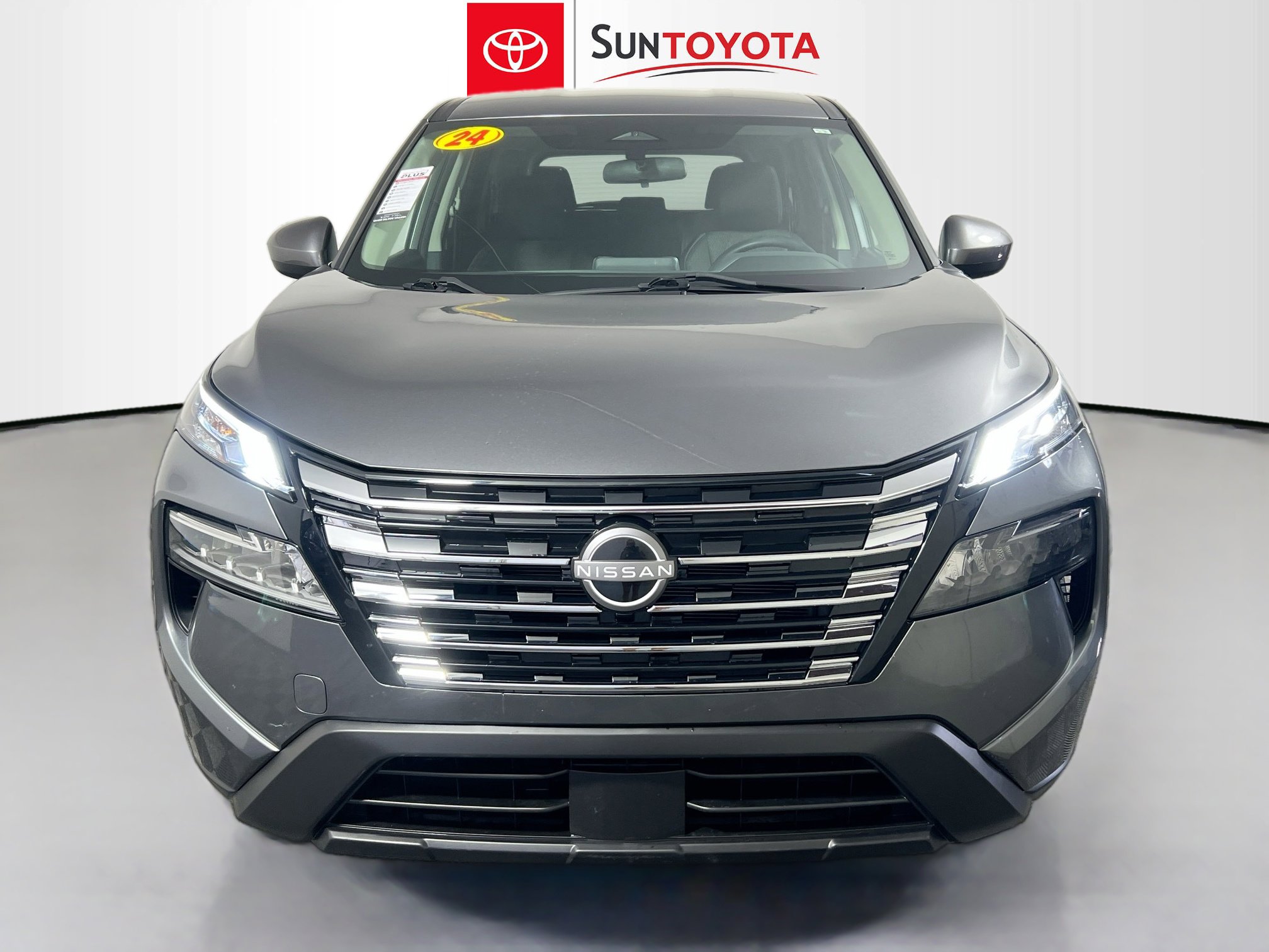 Used 2024 Nissan Rogue SV image 10