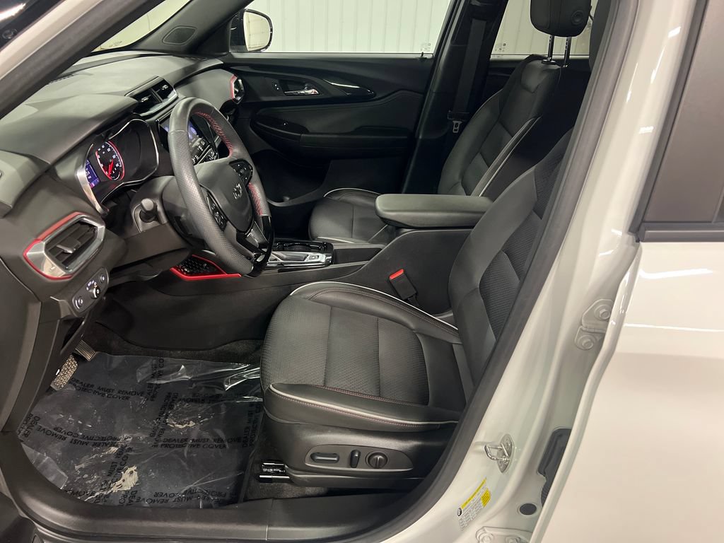 Certified 2023 Chevrolet TrailBlazer RS w/ Sun and Liftgate Package AWD/4WD image 13