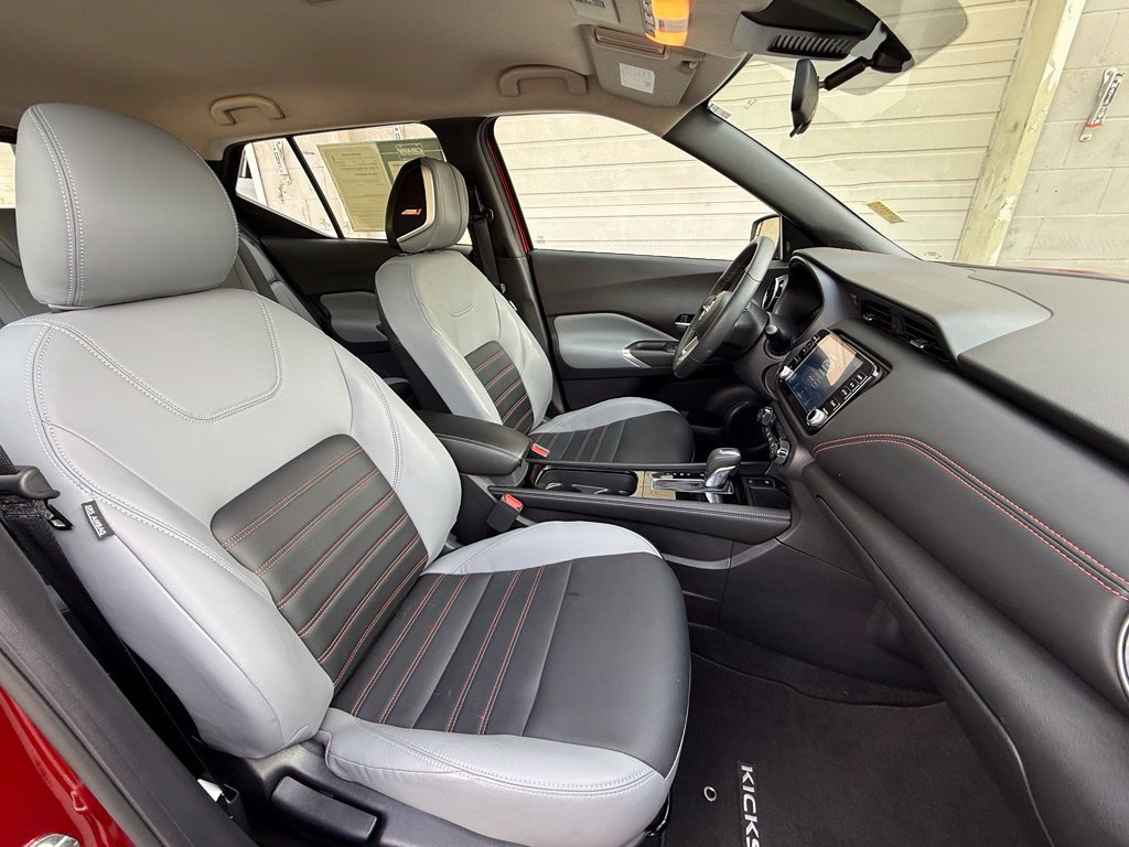 Used 2024 Nissan Kicks SR w/ SR Premium Package FWD image 39