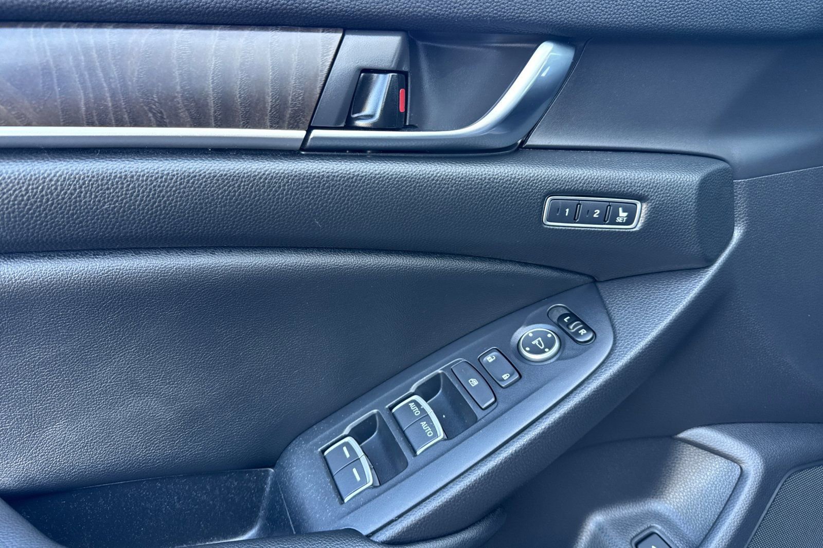 Used 2020 Honda Accord EX-L image 10