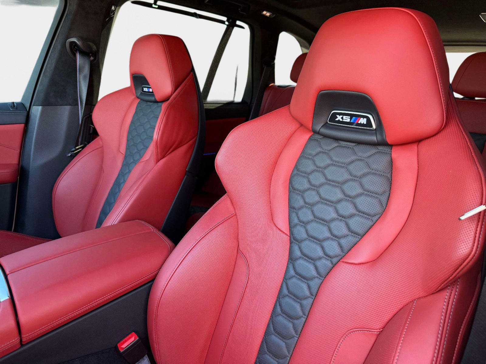 Used 2025 BMW X5 M Competition w/ Executive Package image 35