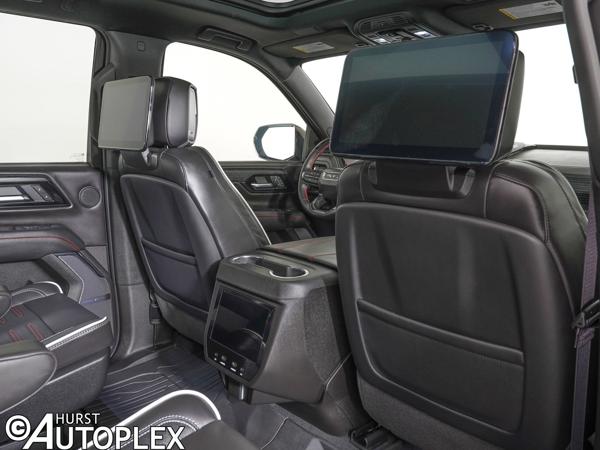 Used 2026 GMC Yukon AT4 Ultimate w/ LPO, Floor Liner Package AWD/4WD image 11