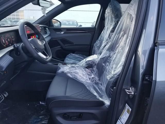 New 2026 Volkswagen Tiguan SE R-Line AWD/4WD image 7