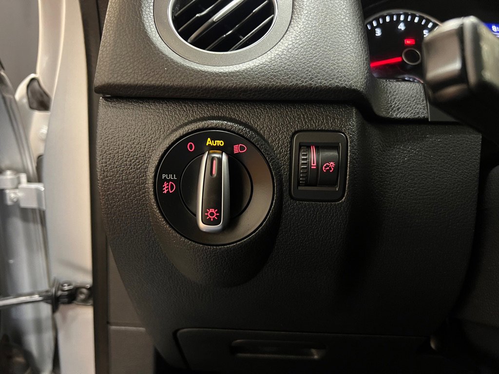 Used 2016 Volkswagen Tiguan SE image 21