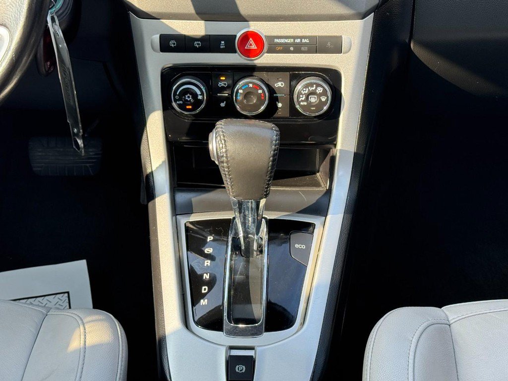 Used 2013 Chevrolet Captiva Sport LTZ FWD image 17