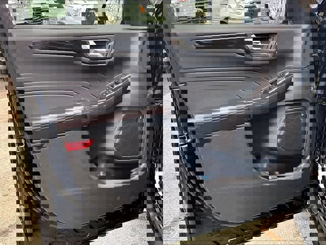 Used 2023 Ford Escape ST-Line AWD/4WD image 19