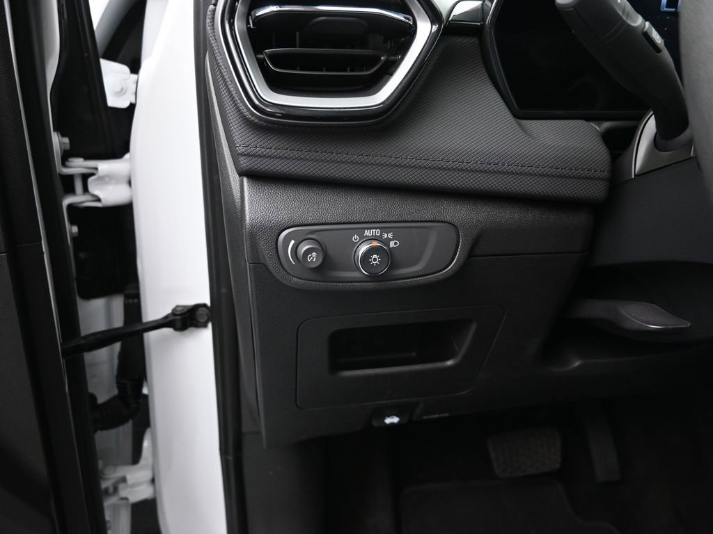 Used 2025 Chevrolet TrailBlazer LT FWD image 12