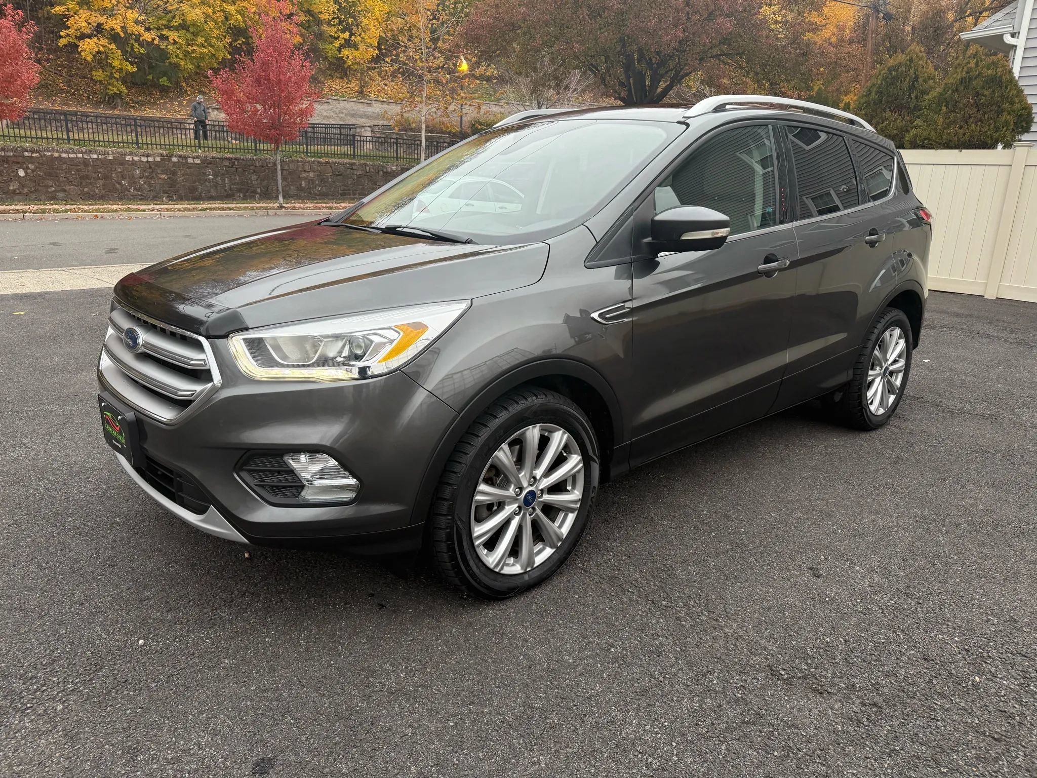 Used 2017 Ford Escape Titanium image 2