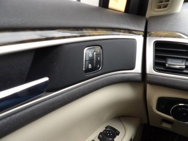 Used 2015 Lincoln MKZ Base 4dr Sedan w/ Equipment Group 202A Reserve image 16