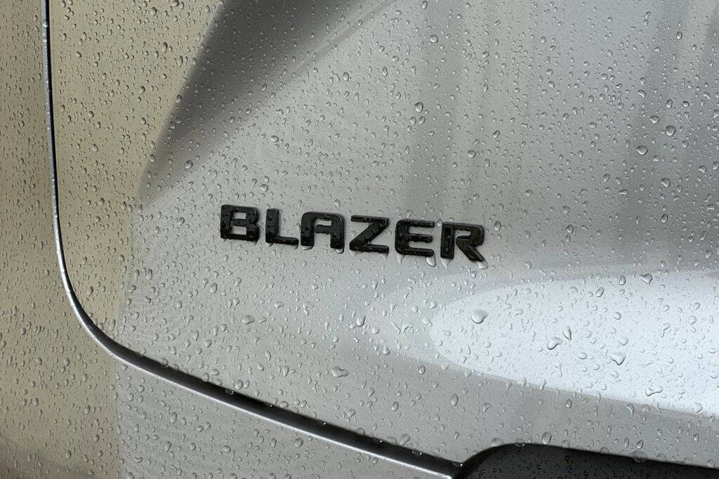New 2025 Chevrolet Blazer LT w/ Midnight/Sport Edition image 27